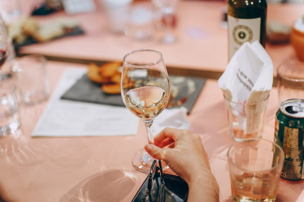 Wein trinken unterwegs Beliebte Weine mit Apfelgeschmack – Fruchtig, frisch, vielseitig